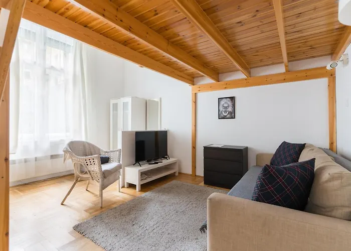 Sesame Wide * Budapesta