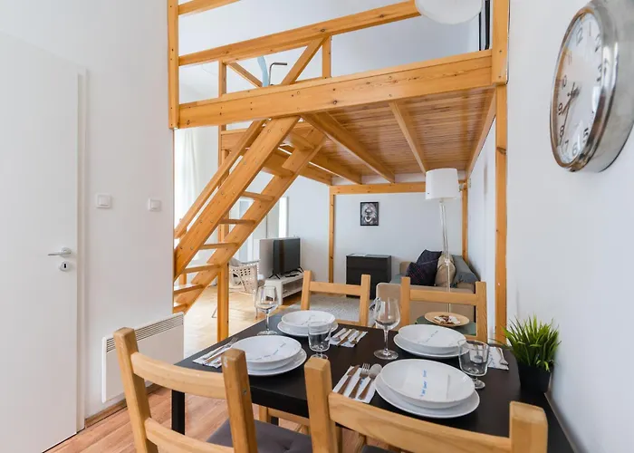 Sesame Wide * Budapesta