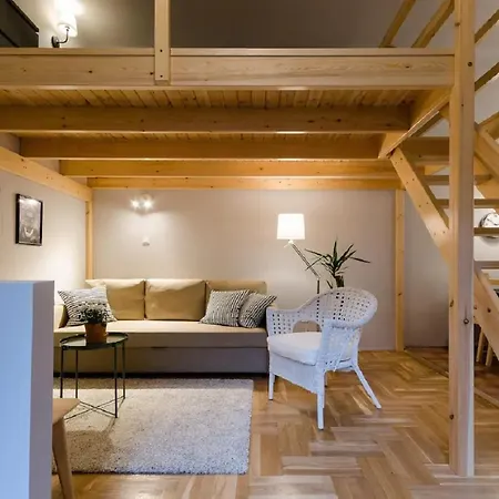 Sesame Wide Apartment