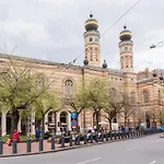 Sesame Wide * Budapesta