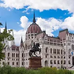 Sesame Wide * Budapesta