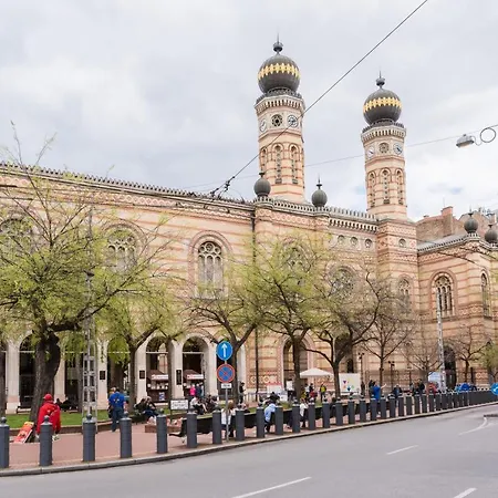 Sesame Wide * Budapest