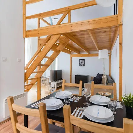 Sesame Wide * Budapest