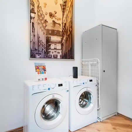 Sesame Wide * Budapest